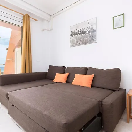 Cosy Beach Front Apartment *